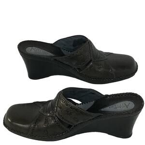Clarks Artisan Dark Gray Leather Slip On Comfort Heeled Wedge Mule Shoe Women 8